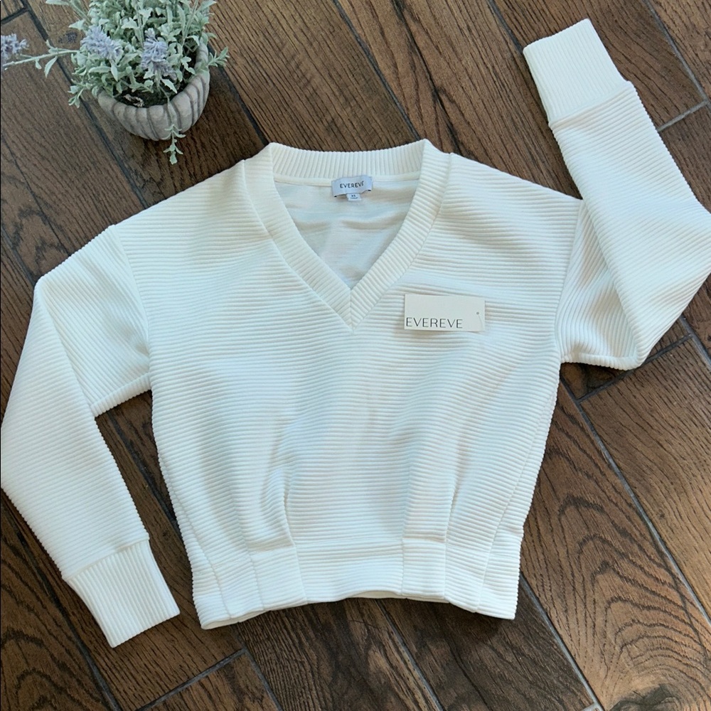 Evereve / “Brynn” V-neck Ottoman Top